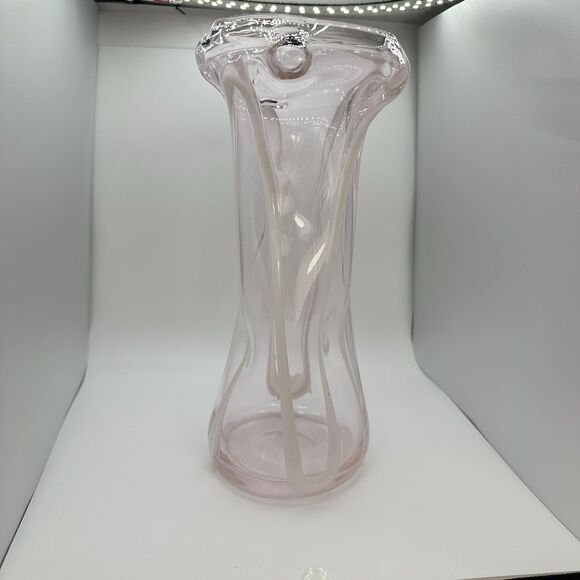 Vase Margie’s Garden Hand Blown Glass Sculpted  Flower Vase Pink &  White - Picture 2 of 10